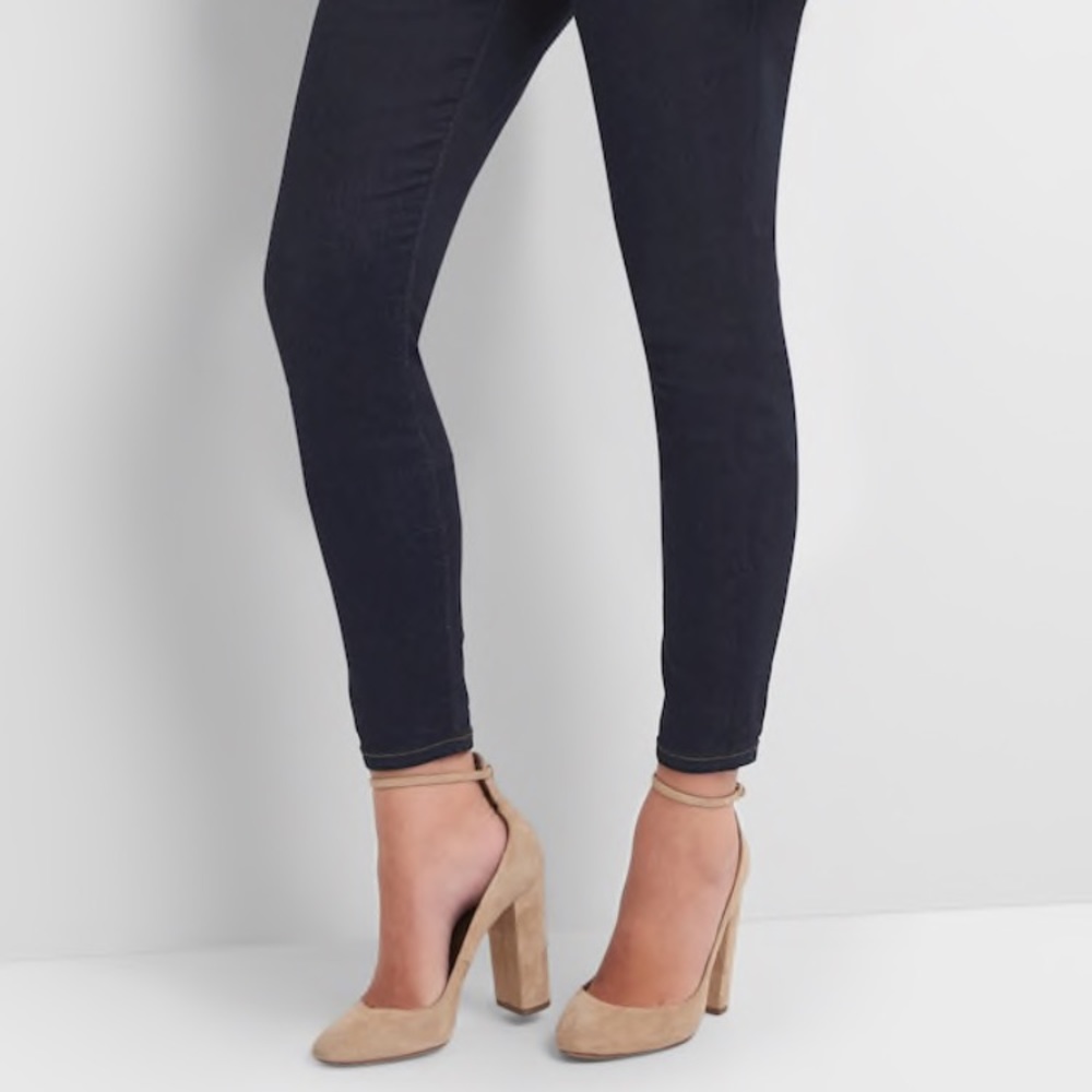 GAP full panel maternity skinny jeans